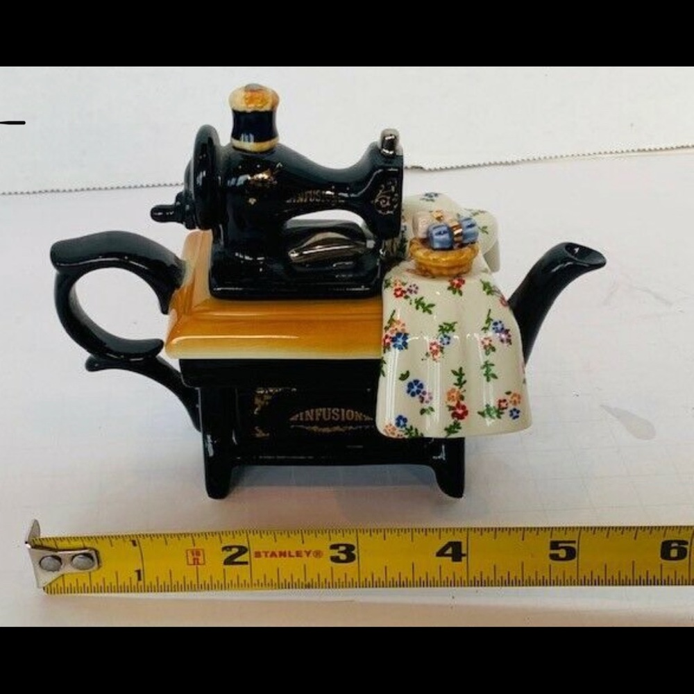 Cardew Design mini teapot